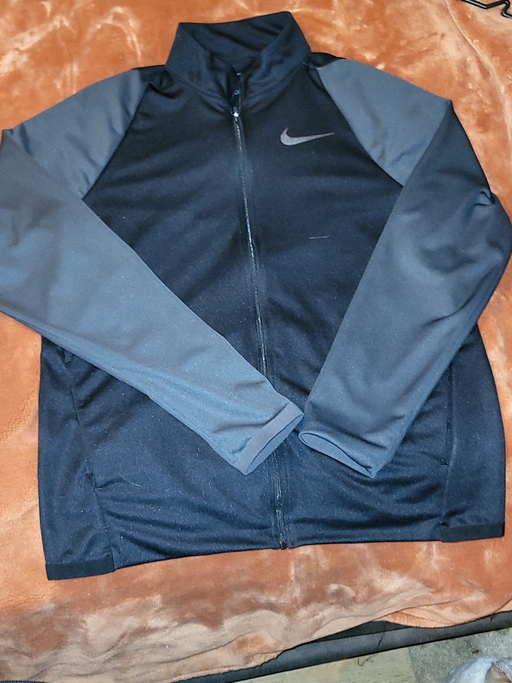 Nike Men’s Black & Gray Full-Zip Performance Jacket